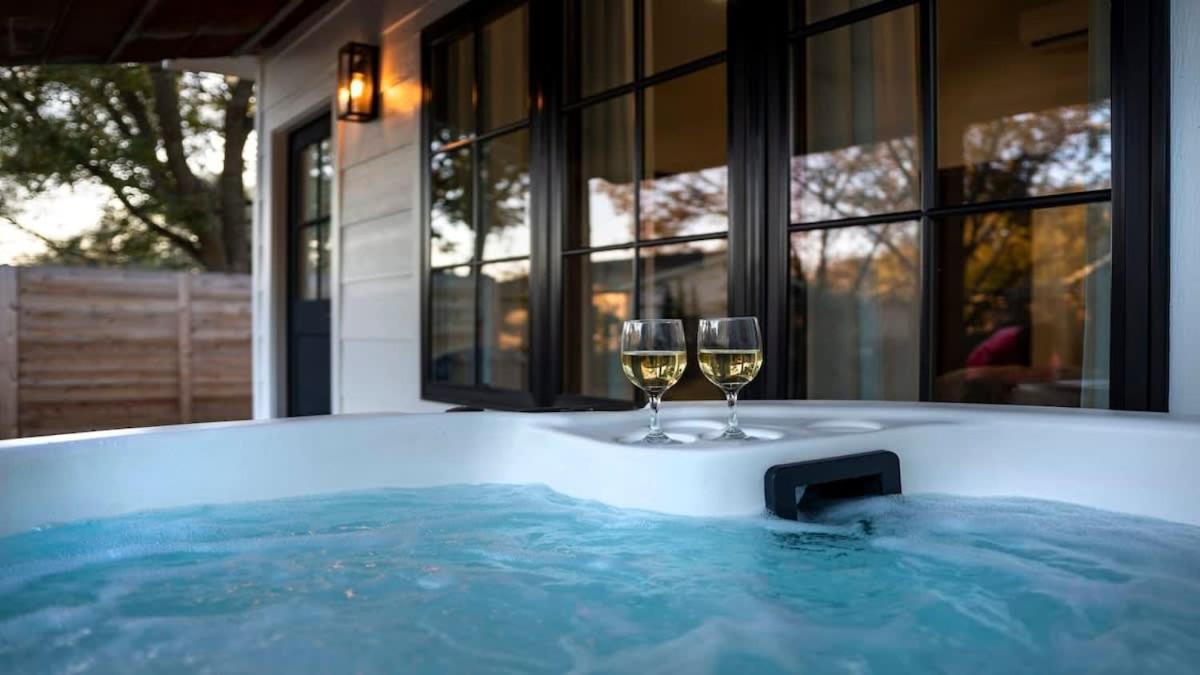 Alley Kat Guesthouse With Private Hot Tub Fredericksburg Zewnętrze zdjęcie